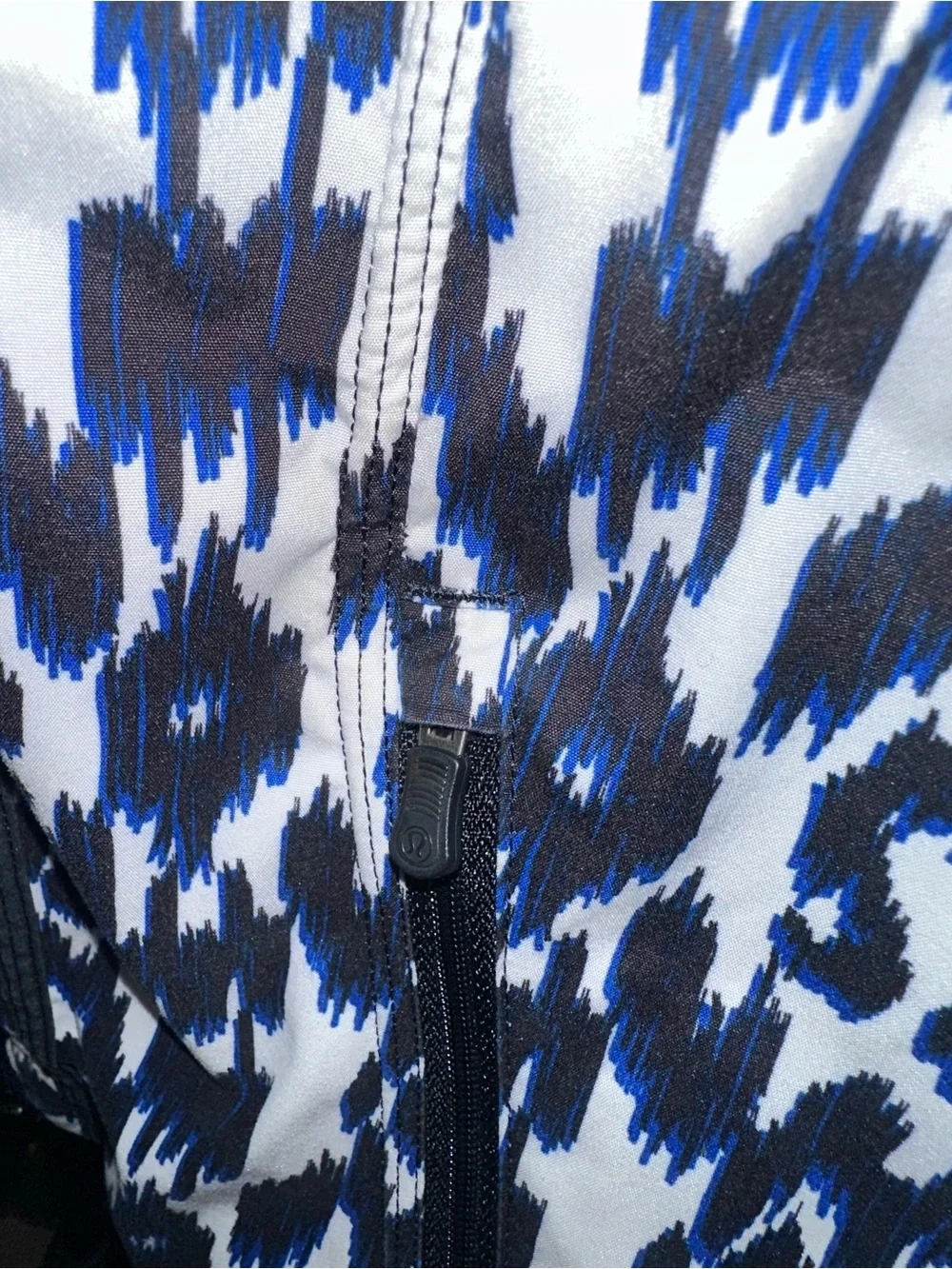 Lululemon Downtime Jacket Sprinkler Ikat Blue White Size 4 Rare